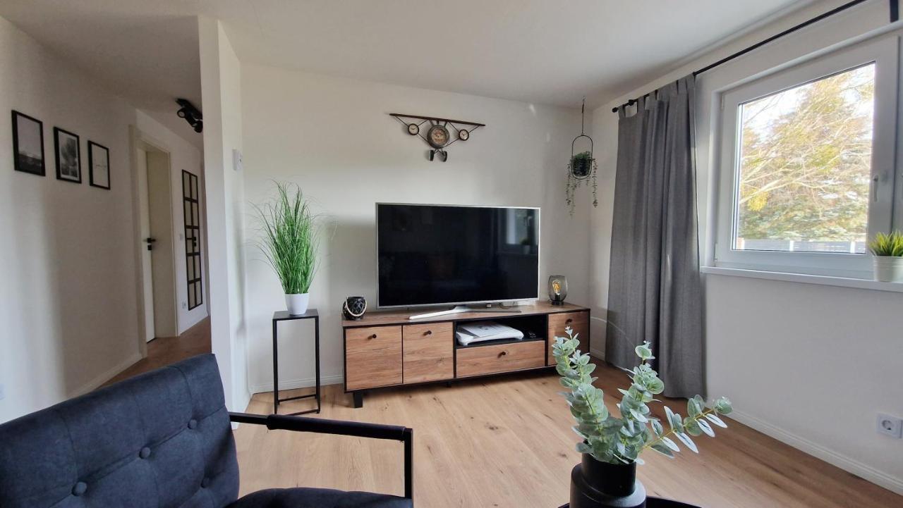 Ferienhaus Seeoase - 70Qm - Kamin -Terrassen - Parkplatz - Badestelle Fusslaeufig Joachimsthal Bagian luar foto